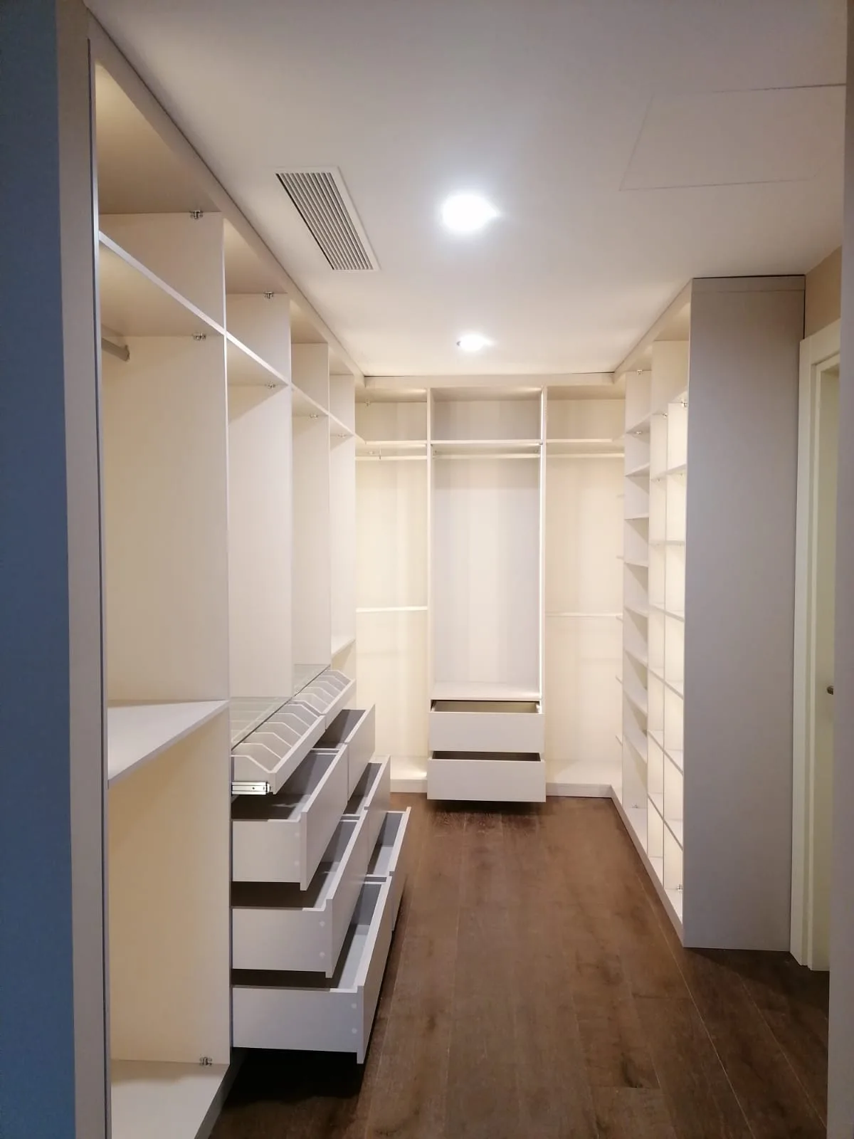 Kapaksız Çekmece detaylı Krem Giyinme Odası 